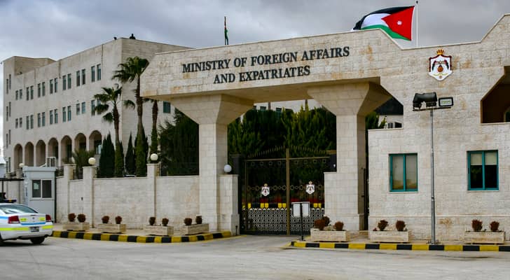 الخارجية : الأردن يدين استهداف ميليشيا الحوثي مدينة...