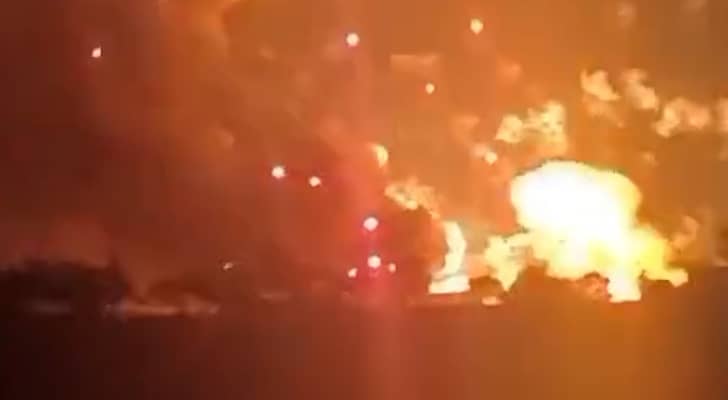 الدفاع المدني السوري: إصابات جراء الانفجارات في محيط...