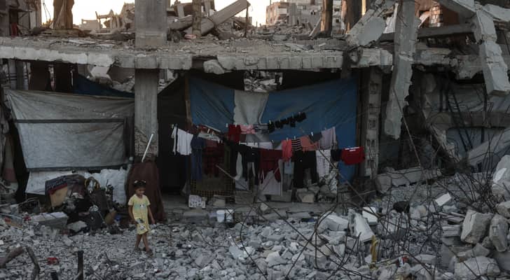 صحة غزة: 73,910 شهداء و174,935 مصابا حصيلة ضحايا العدوان...