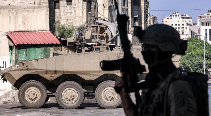 الاحتلال يعتقل شابين في جنوب جنين بذريعة التخطيط لهجوم وشيك