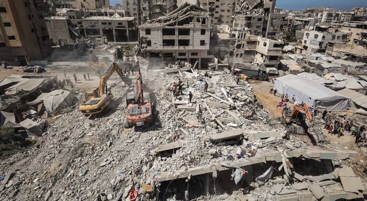 ارتفاع حصيلة ضحايا العدوان على غزة إلى 73,919 شهيدا...
