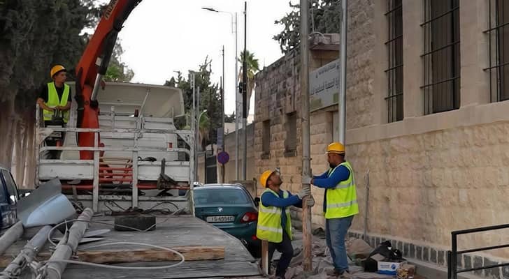 تحويل الكهرباء الهوائية إلى تمديدات أرضية في إربد