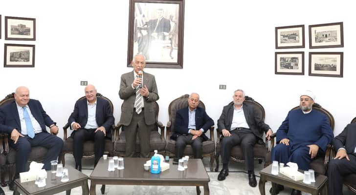 مندوبا عن الملك وولي العهد... العيسوي يعزي عشيرة البدري