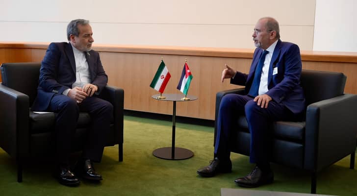 الصفدي يلتقي وزير الخارجية الإيراني عباس عراقجي في نيويورك
