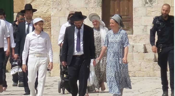 مصادر فلسطينية: عشرات المستوطنين يقتحمون الأقصى بحماية الاحتلال في "عيد العرش"