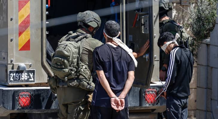 الضفة تحت نار التصعيد.. اعتداءات مستوطنين واقتحامات...