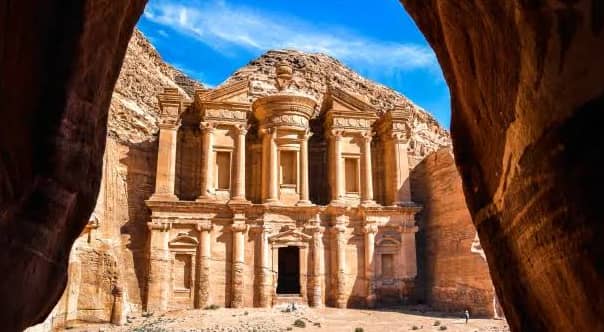318 ألف زائر للبترا في 8 أشهر.. انخفاض السياحة الأجنبية...