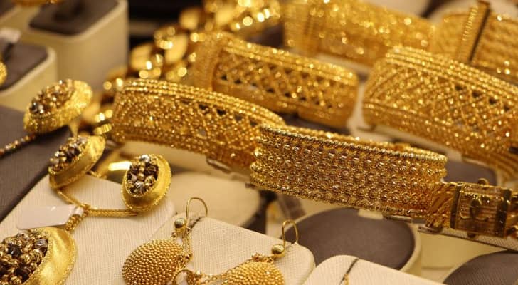 انخفاض كبير على أسعار الذهب والليرات في الأردن الإثنين