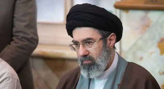 المرشد الإيراني: أعداؤنا لا يتقدمون إلى ما بعد "بحر...